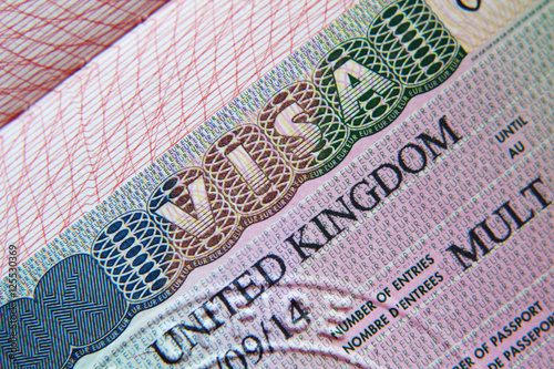Fotografie United Kingdom visa in a passport