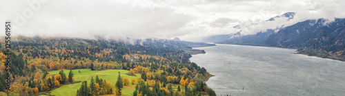 Fotografie Fall Colors at Columbia River Gorge Panorama