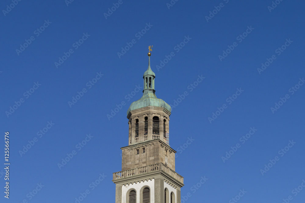 Blick auf den Perlachturm in Augsburg 