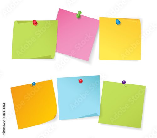 Set of color note papers with different color pushpins