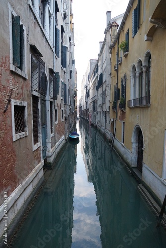 narrow italian channel city © doolmsch