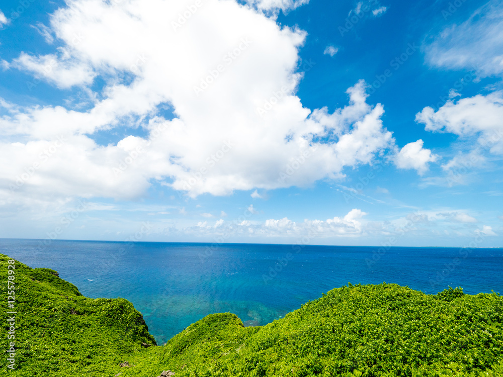 宮古島の白い空と青い海 宮古島の白い空と青い海