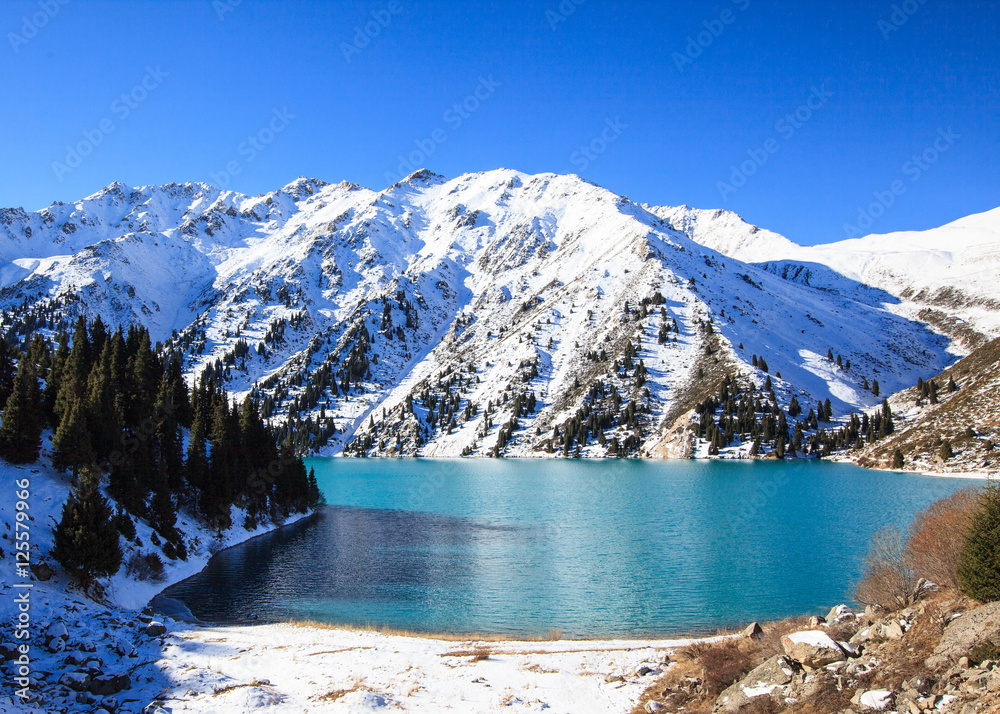 Fototapeta premium Big Almaty Lake, Kazakhstan 