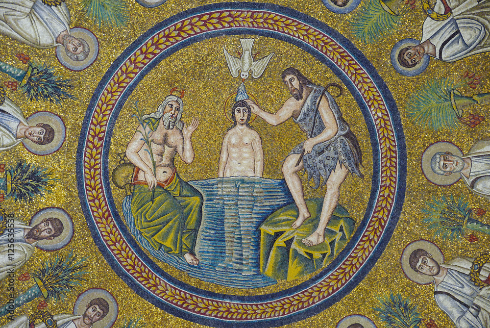 Mosaïque du baptême du Christ au baptistère des Ariens à Ravenne, Italie