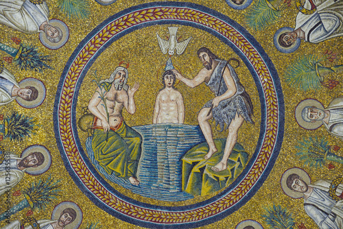 Mosa  que du bapt  me du Christ au baptist  re des Ariens    Ravenne  Italie