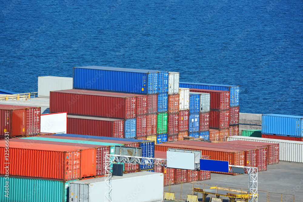 Fototapeta premium Cargo container in port