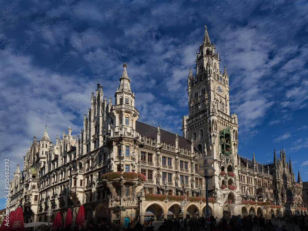 Fototapeta premium rathaus marienplatz mariensäule, münchen sehenswürdigkeit panorama HD hochauflösend