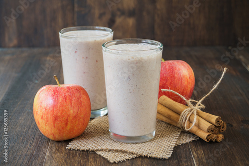 Apple cinnamon smoothie