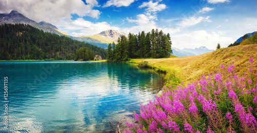 Fototapeta Naklejka Na Ścianę i Meble -  beautiful alpine lake
