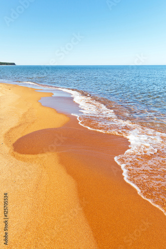 Fototapeta Naklejka Na Ścianę i Meble -  Lake Baikal. East Coast. Beautiful sandy beaches