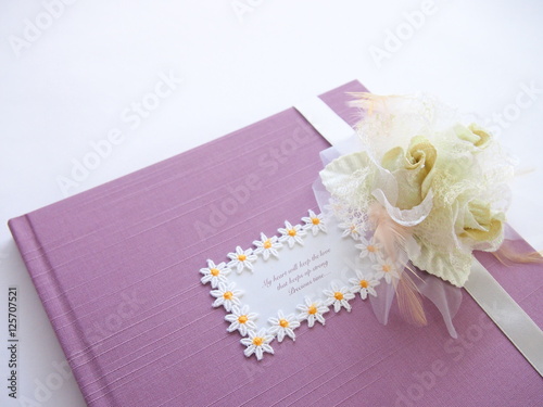 アルバムとコサージュ