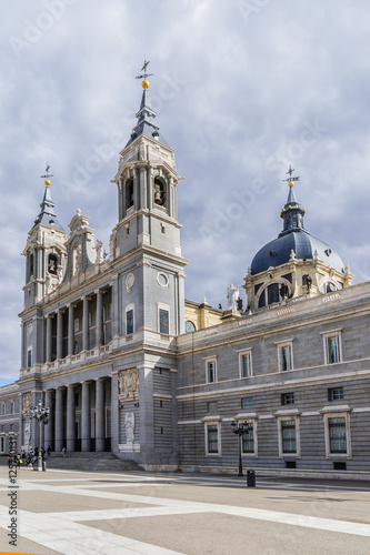 Fototapeta Naklejka Na Ścianę i Meble -  Santa Maria la Real de La Almudena cathedral in Madrid, Spain.