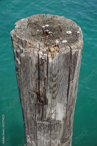 Tableau sur toile Old pier poles