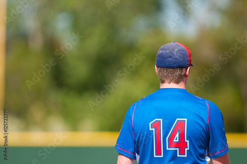 First baseman playing in game.