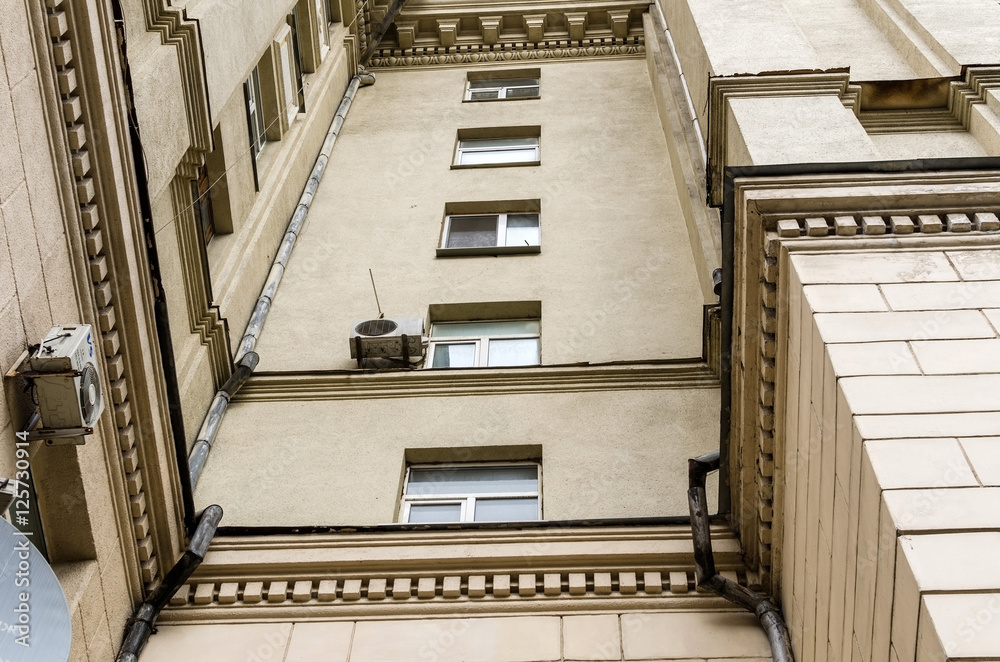 Obraz premium Beautiful building on the city street