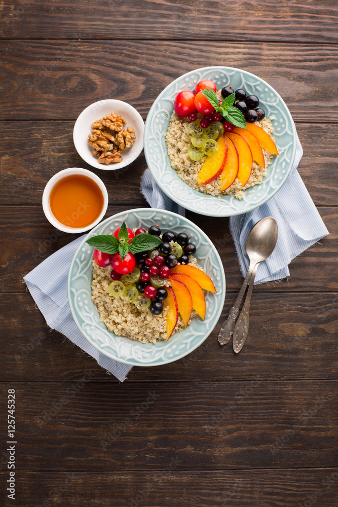 Quinoa porridge with fresh fruits