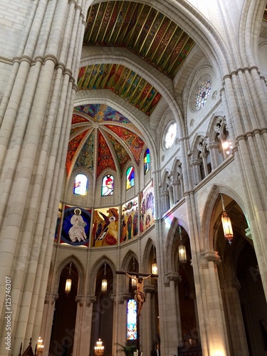 Catedral de la Almudena in Madrid (Spanien)