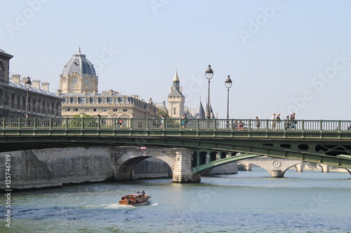 pont d arcole bridge photo