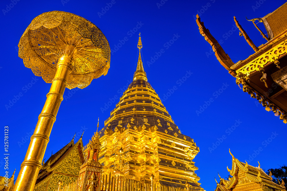 Fototapeta premium Wat Phra That Doi Suthep in Chiang Mai, Thailand.