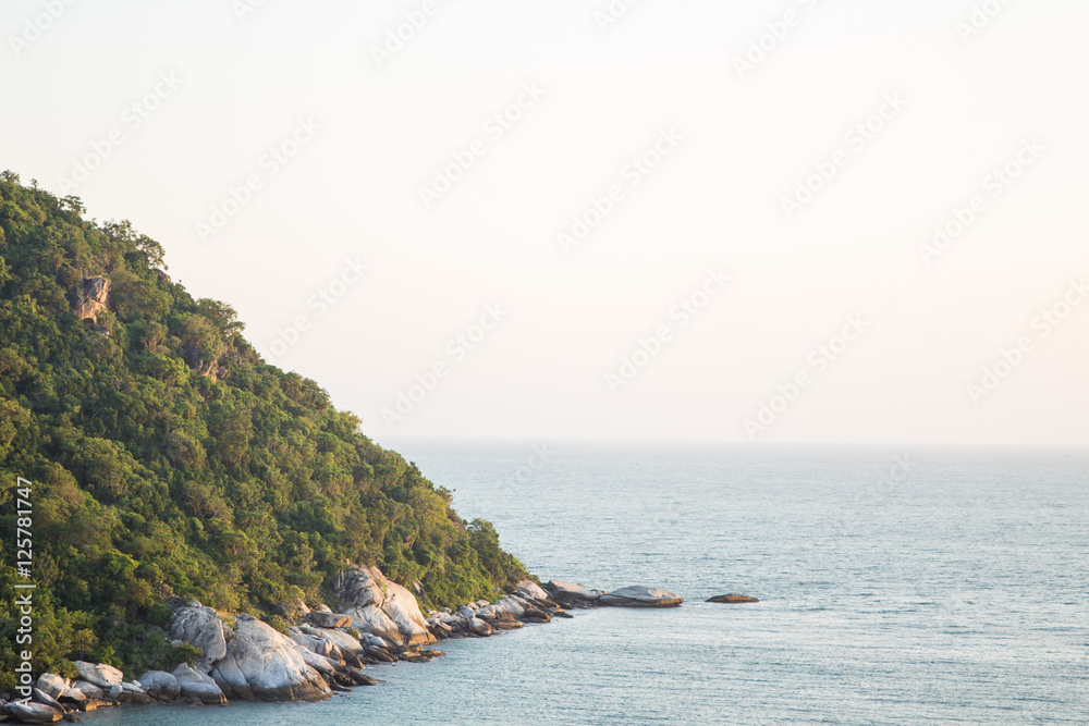 Obraz premium Sea and mountain view background.