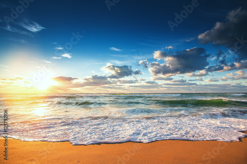 Fototapeta Naklejka Na Ścianę i Meble -  Beautiful cloudscape over the sea, summer sunrise