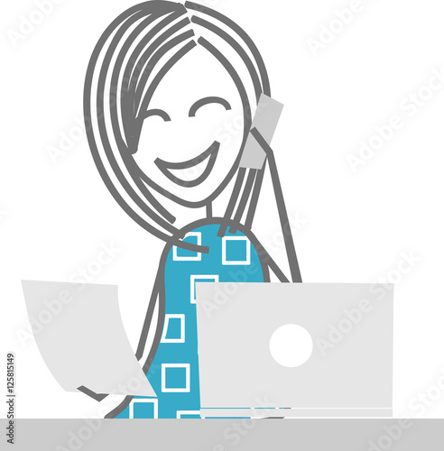 Une femme travaille au bureau ou de chez elle