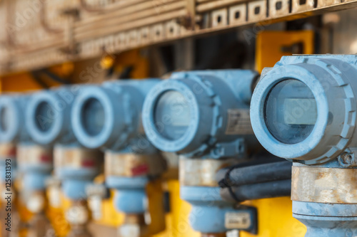 Digital pressure gauge of oil and gas in process controller,