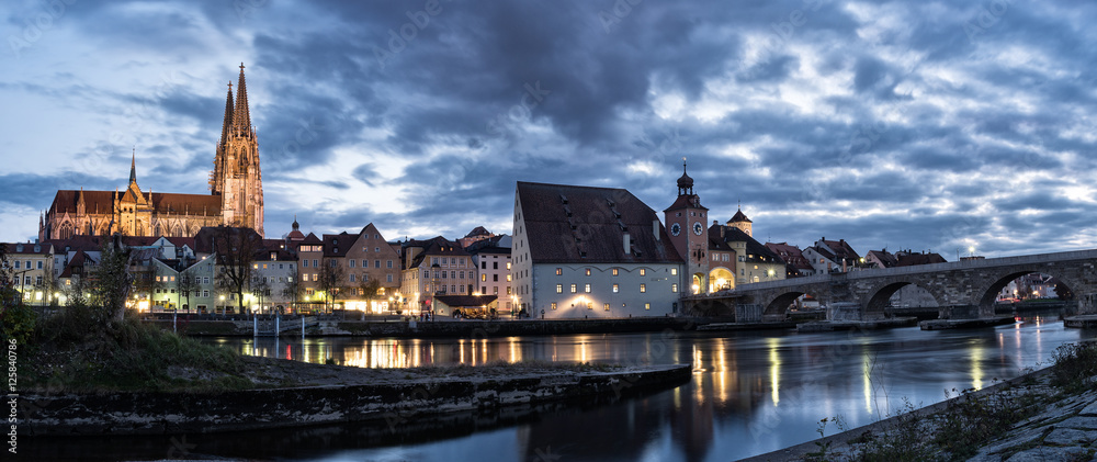 Regensburg nach Sonnenuntergang
