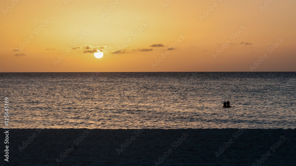 Amor y romance al atardecer