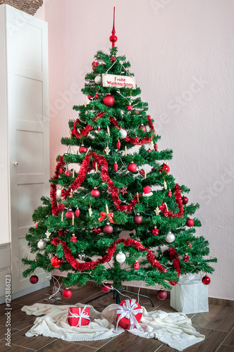 Frohe Weihnachten - Christbaum - Dekoration Weihnachten