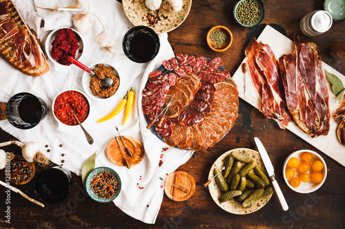 Tableau sur toile Charcuterie and cured meat cutting board