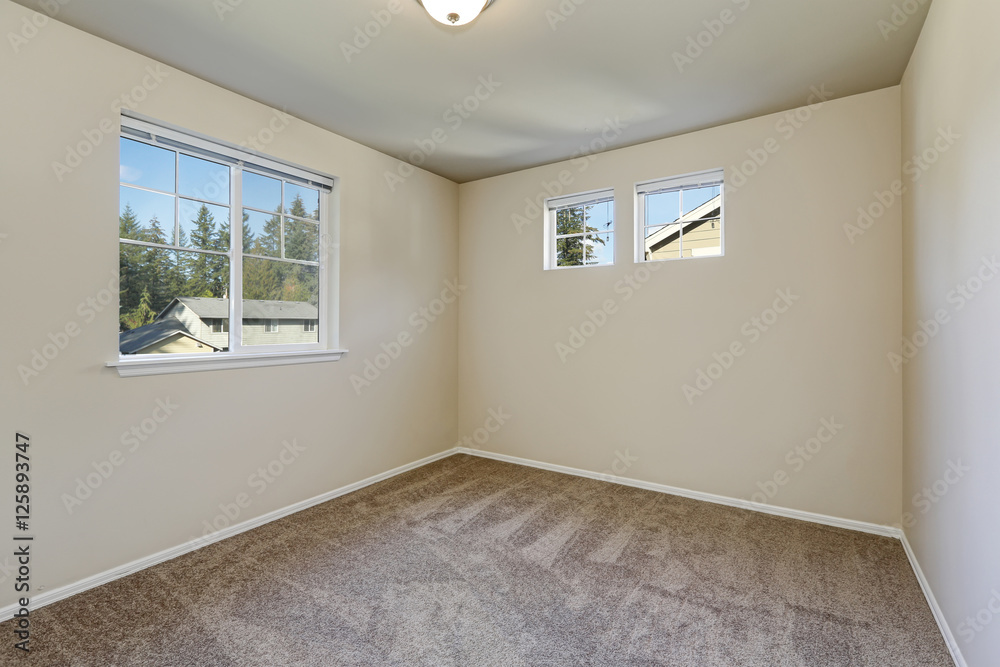 Fototapeta premium Small empty room upstairs