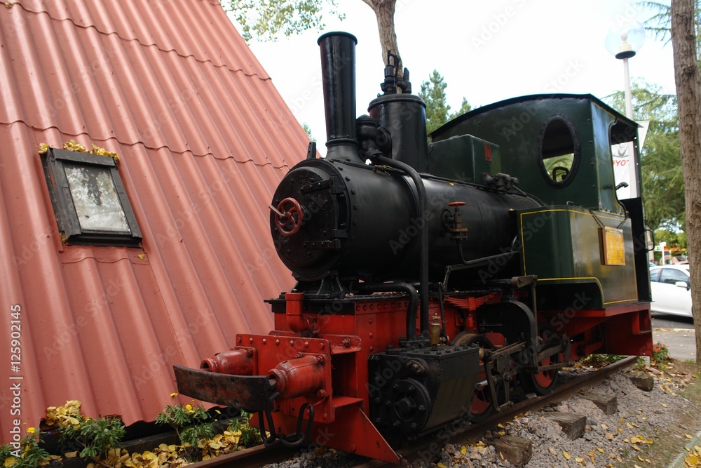 Naklejka premium Máquina de vapor utilizada en el transporte de carbón en el Valle del Nalón
