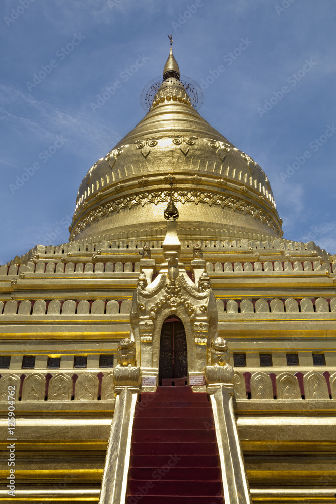 Naklejka premium Shwezigon Phaya Pagoda, Bagan, Myanmar