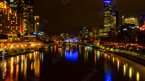 Melbourne Yarra from Princess Bridge at night