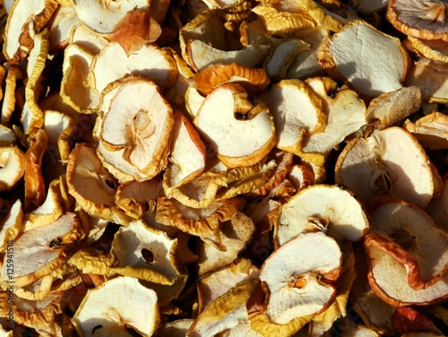 slices of dried apples