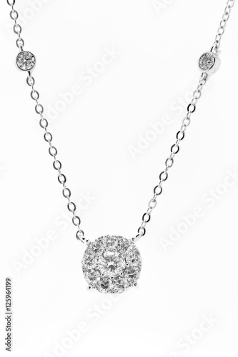 collar con diamantes en oro blanco necklace with diamonds white gold