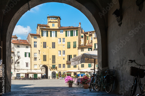 Photos Lucca piazza anfiteatro