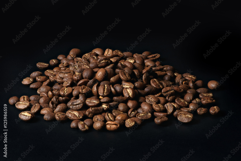 Fototapeta premium heap of fresh coffee beans