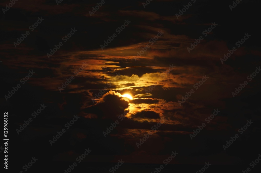 Fototapeta premium Ciel : Lever de soleil à Playa de Los Cancajos