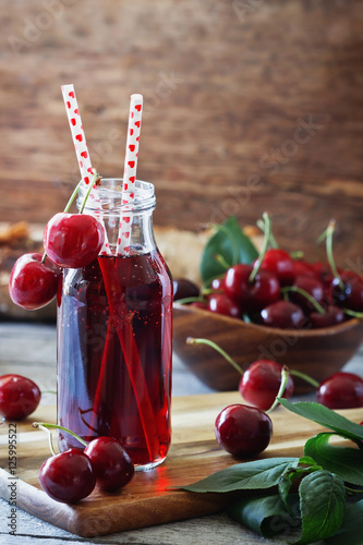 Fototapeta Fresh cherry juice