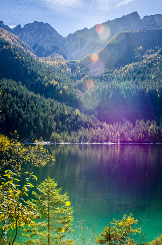 Fototapeta Naklejka Na Ścianę i Meble -  Autumn lake