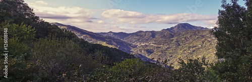 foto panoramica dei monti peloritani - valle dell'agrò 