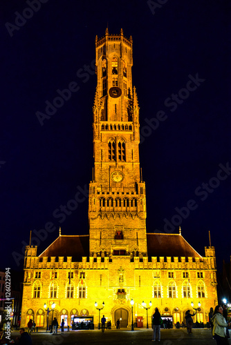 Fototapeta Naklejka Na Ścianę i Meble -  Le Beffroi de Bruges la nuit