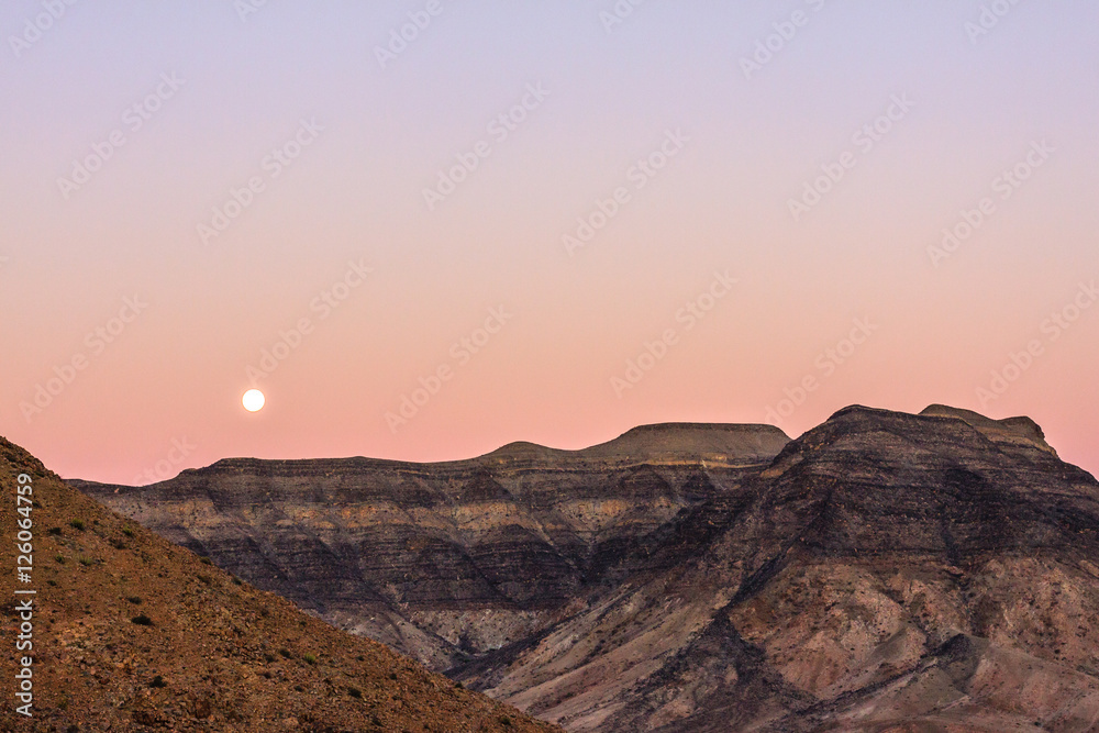 Mond geht auf über der Naukluft, Namib-Naukluft-Park
