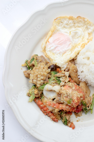 Stir-fried Soft-shelled seafood in curry powder & Thai jasmine rice
