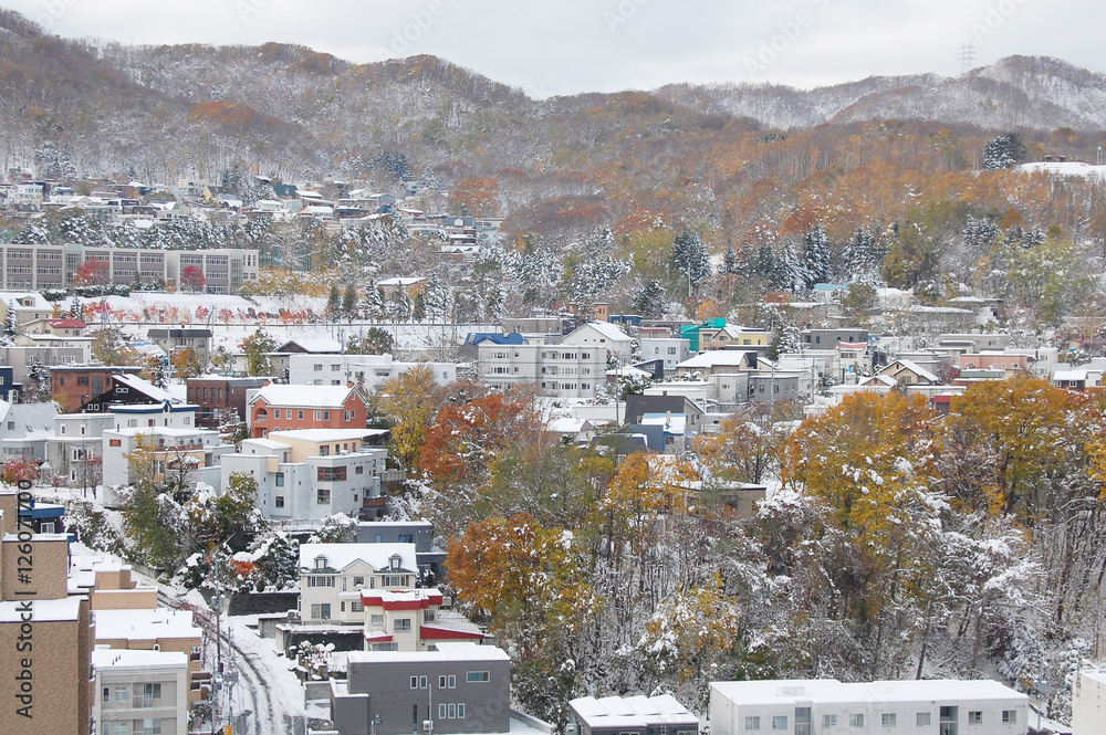 札幌の秋と冬の町並み