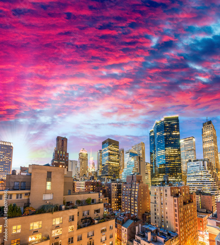 Photography Aerial view of Midtown Manhattan, New York CIty at dusk