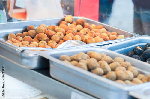 Fried olive ascolane . Typical regional dish