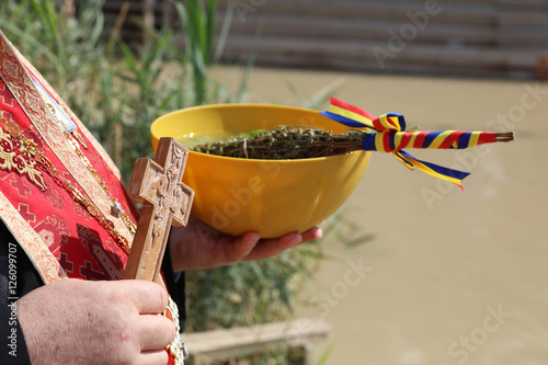 Foto Baptist with Equipment at River Jordan (Qasr el Yahud). Israel